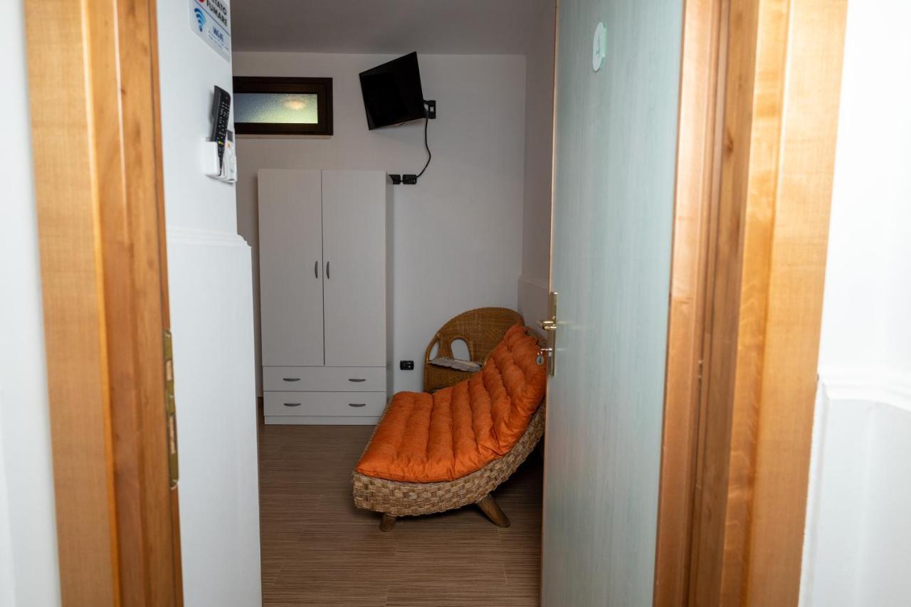 La Dimora Degli Artisti Bed and Breakfast Policoro Eksteriør billede