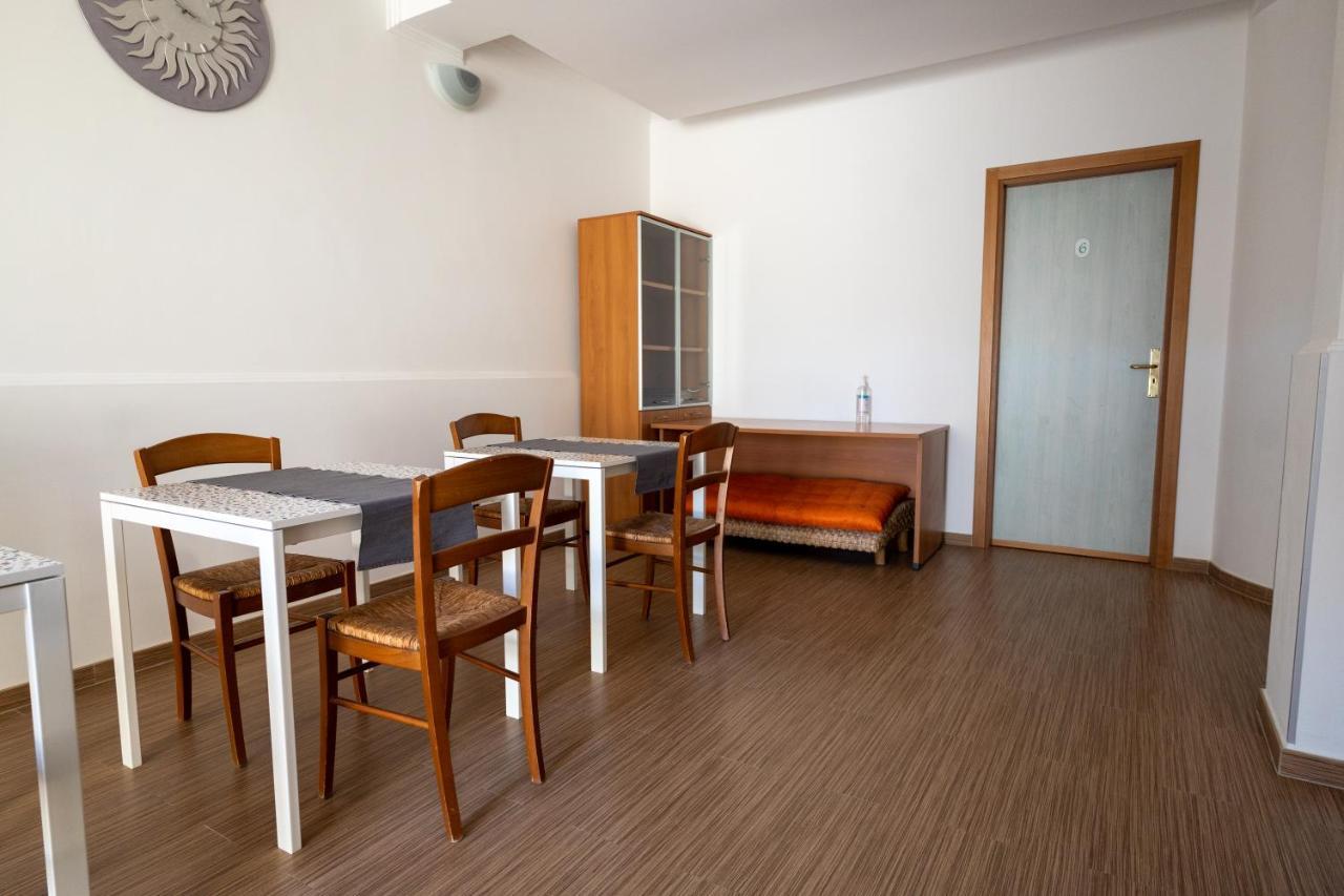La Dimora Degli Artisti Bed and Breakfast Policoro Eksteriør billede